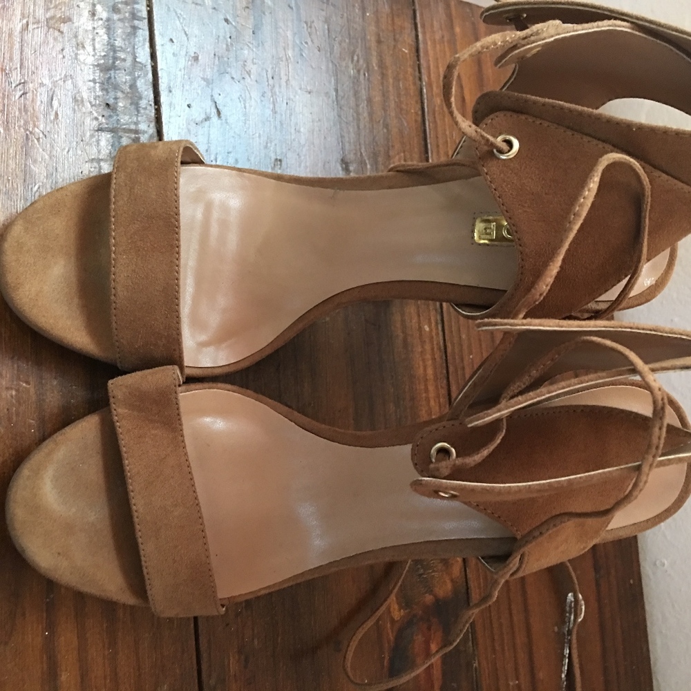 Women's ankle strap suede heel